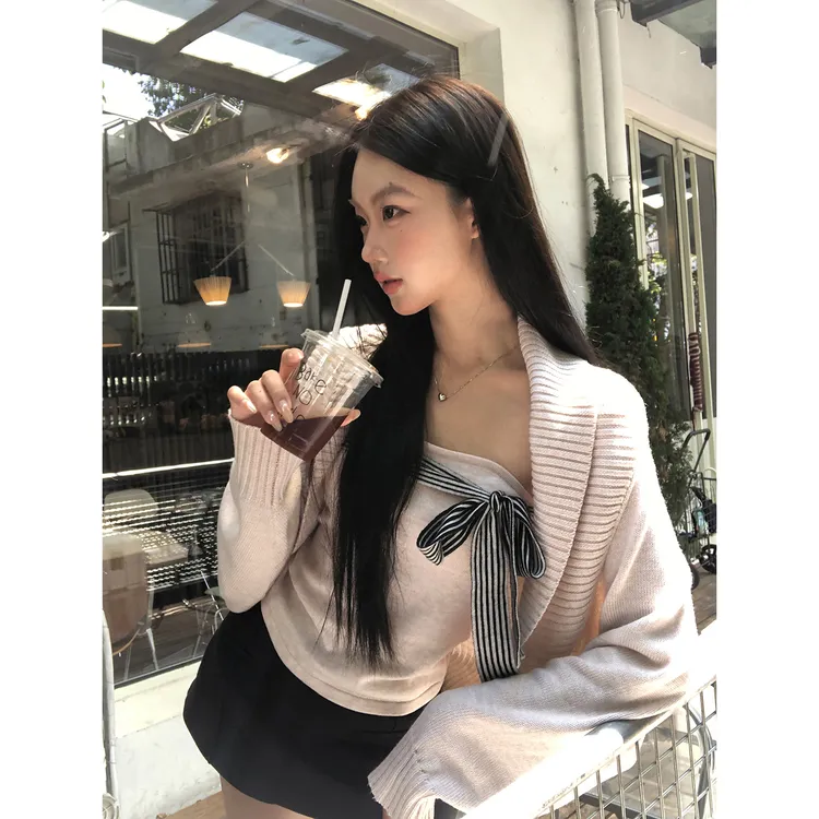 【半岛铁盒针织衫】秋季慵懒风V领宽松休闲气质针织衫HC-25067