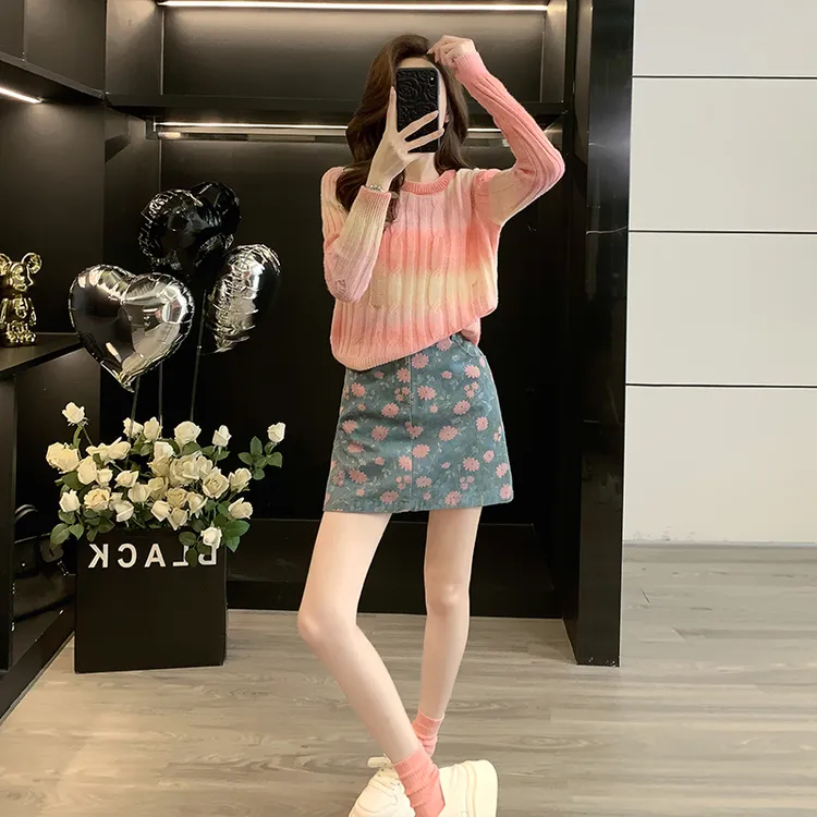 温柔风甜美减龄休闲套装女春秋季2025新款渐变粉色针织衫牛仔裙