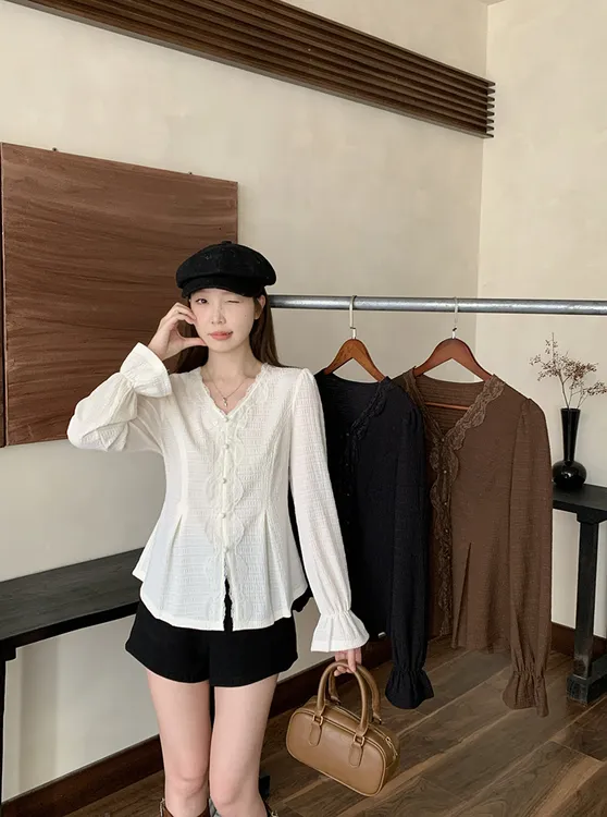2025秋装新款胖mm大码女法式甜美蕾丝拼接长袖衬衫上衣23103