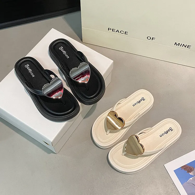 外贸款女士人字拖鞋桃心型新款户外沙滩鞋女生时尚夹脚夹板鞋