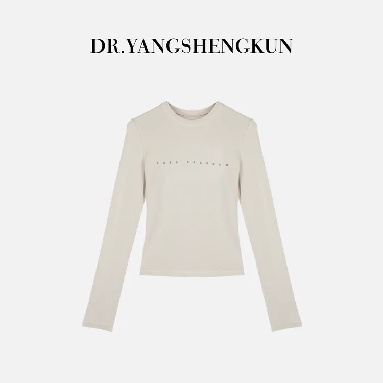 杨圣坤2025冬季新品绵羊毛混纺简约小字母修身显瘦T恤ES25102226