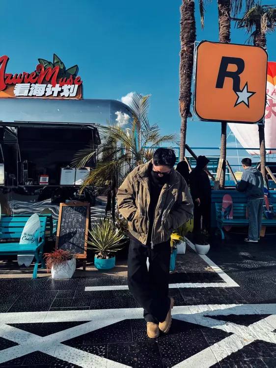 H-33/B0 冬季潮牌男女同款加绒加厚双面穿座山雕连帽外套（阿龙）