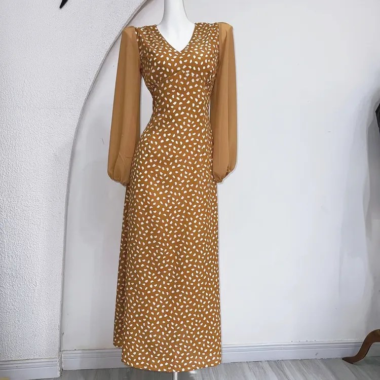 秋季必备款时尚连衣裙修身女神魅力