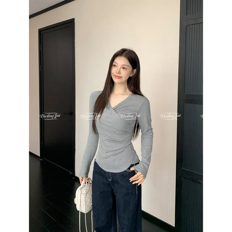 DarlingJust小野墩墩[轻氧素颜]V领上衣不规则收腰修身显瘦打底衫