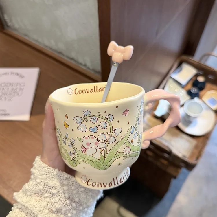 风铃花小兔高脚杯子高颜值马克杯情侣家用陶瓷水杯生日礼物送女生