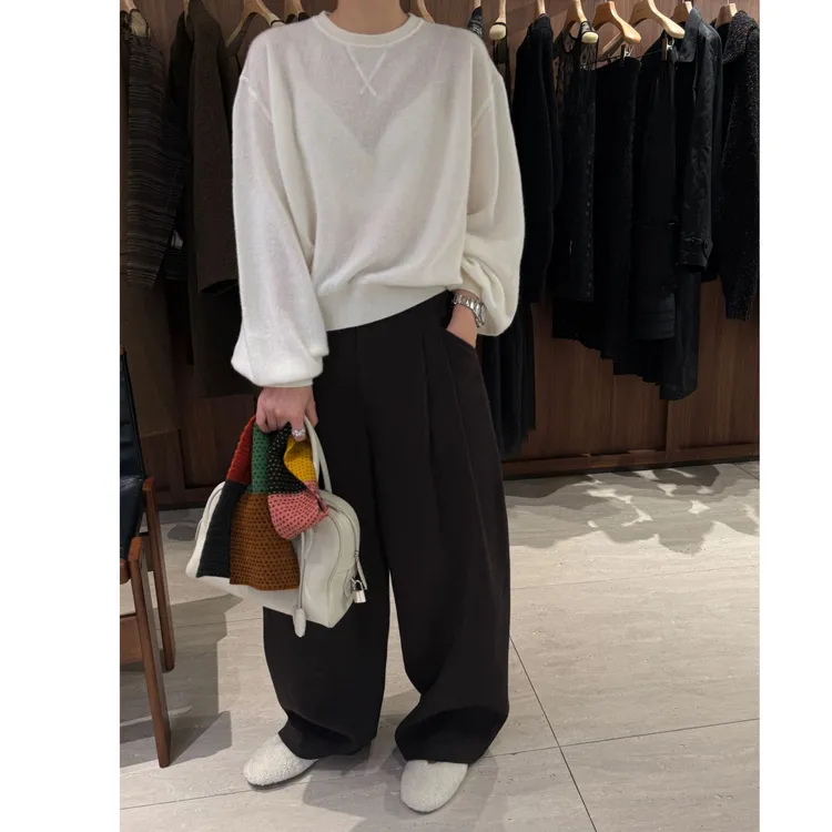 【云朵羊绒】100羊绒灯笼袖刺绣圆领毛衣  J25MY934