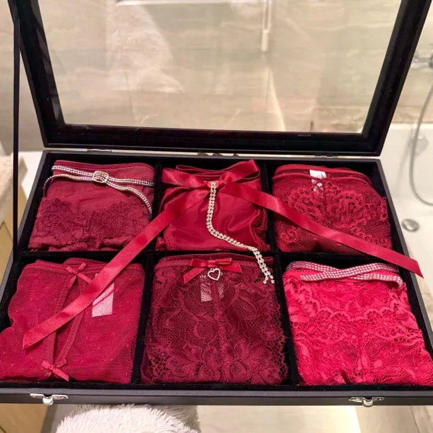 马年新年红本命年性感蕾丝镂空舒适礼盒套装女士红色低腰内裤