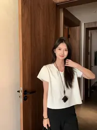 温柔瑶-Ersan秋款福利#极简休闲百搭V领短袖T恤#61525