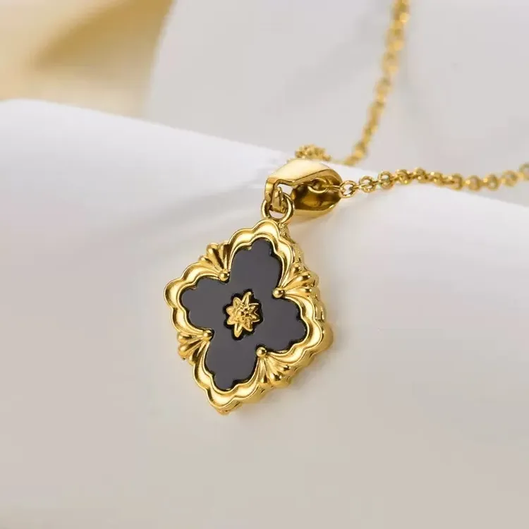 钛钢项链 钛钢镀18k不易掉色宫廷风四叶花项链