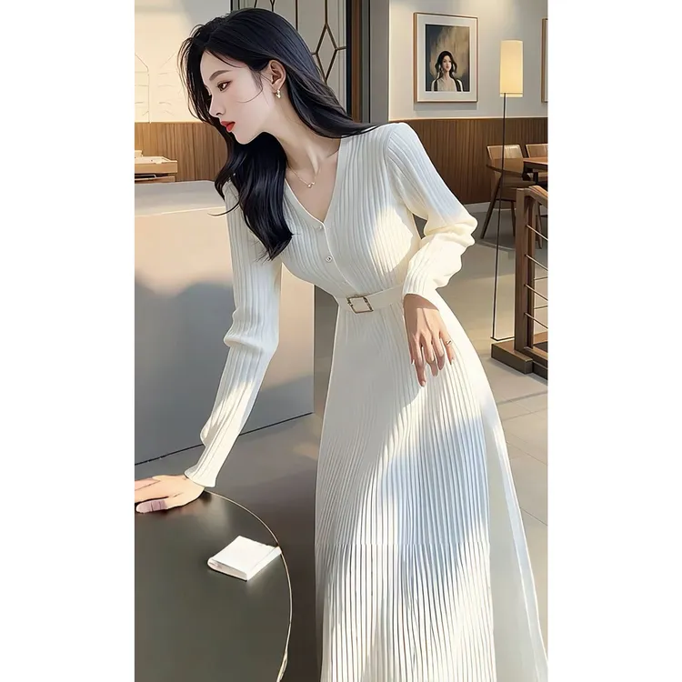 秋冬新款正式场合通勤气质女神范白色V领针织打底连衣收腰裙子