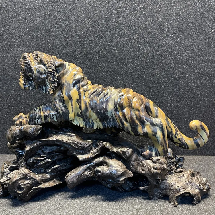 虎虎生威——天然虎皮纹寿山石摆件