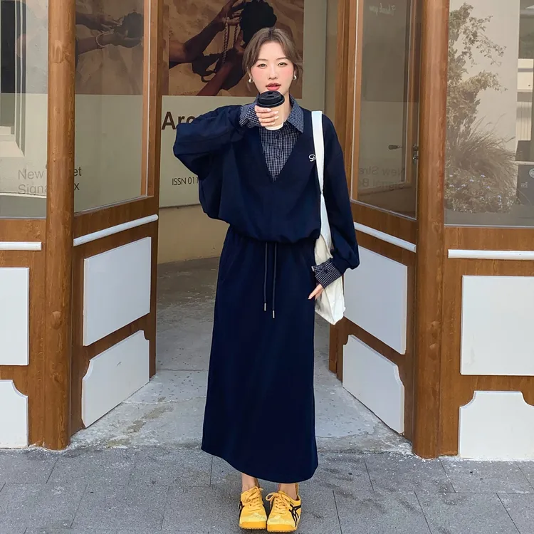 藏青色假两件格纹拼接卫衣套装裙女2025秋季高腰显瘦半身裙两件套