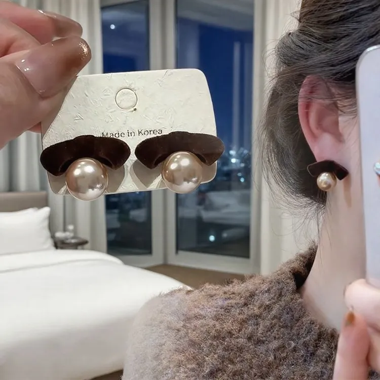 铜合金耳饰 简约风蝴蝶结珠珠耳钉女韩版设计法式ins耳环时尚耳饰