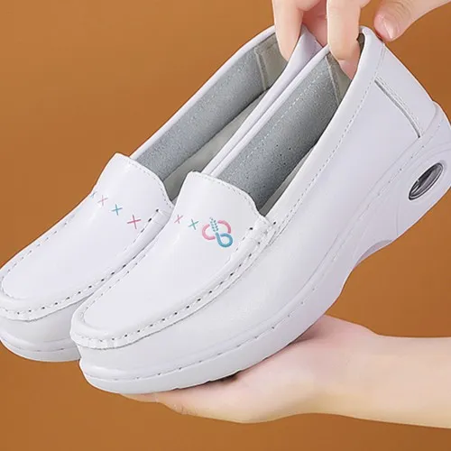新款护士鞋舒适软底防滑防臭不累脚春秋白色休闲四季款小气垫厚底