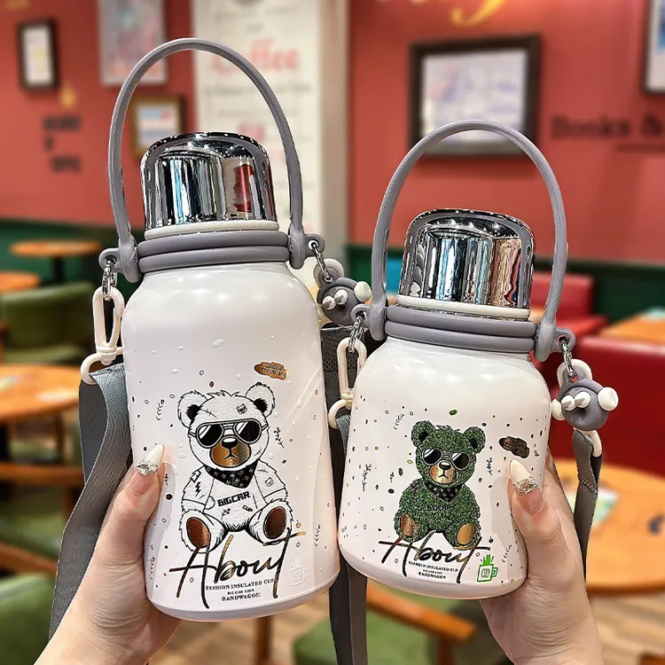 新款大肚保温杯女生高颜值带盖水壶学生便携式大容量杯子斜挎水杯