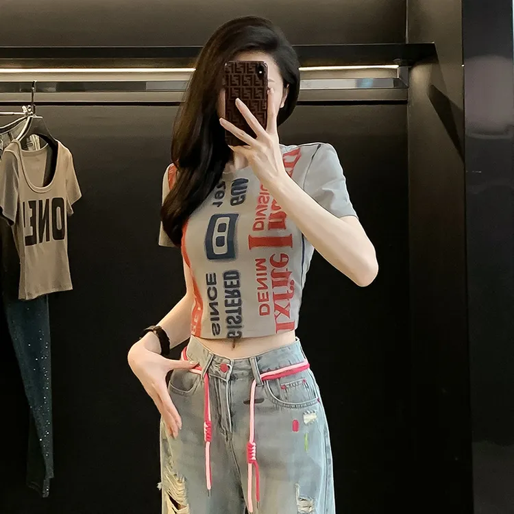 美式复古短袖t恤女夏季辣妹穿搭修身显瘦街头风紧身短款正肩上衣