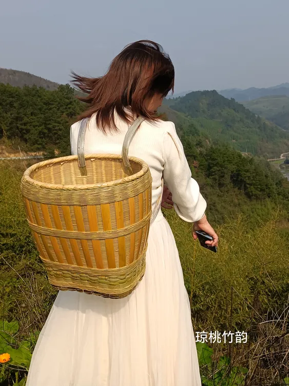 贵州精品背篓上街购物神器大容量收纳筐农村背娃多用途竹编工艺品