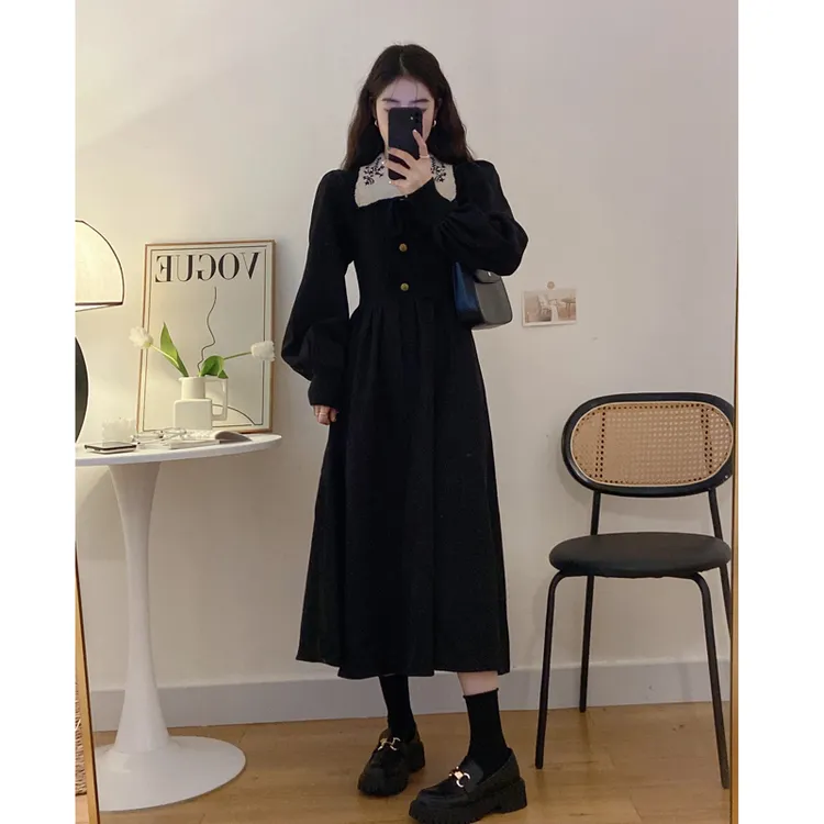 大码法式2025秋冬新款翻领蝴蝶结刺绣针织拼接灯芯绒显瘦连衣裙