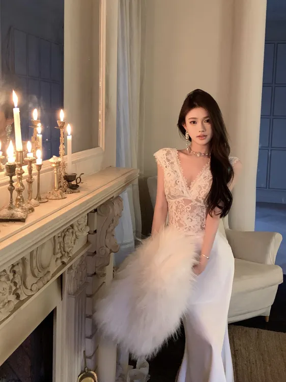 女神名媛蕾丝立体剪裁深V上衣+巨显腿长鱼尾裙