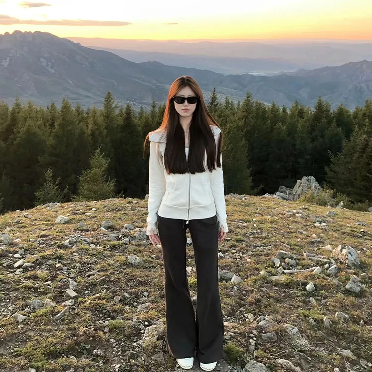 外套女春秋款粉色运动卫衣修身上衣穿搭秋三季可穿