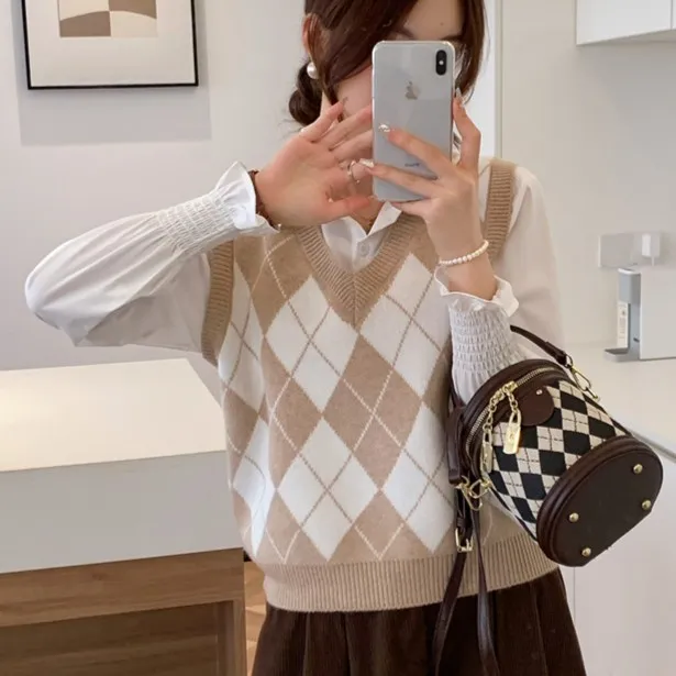 春装新款小个子短款V领菱格针织马甲女外搭洋气毛衣背心坎肩秋冬