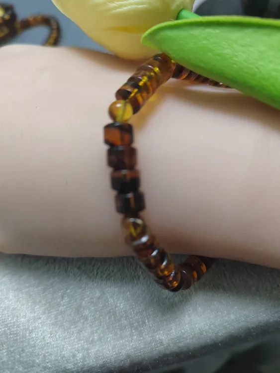 直切手串抚顺琥珀设计款