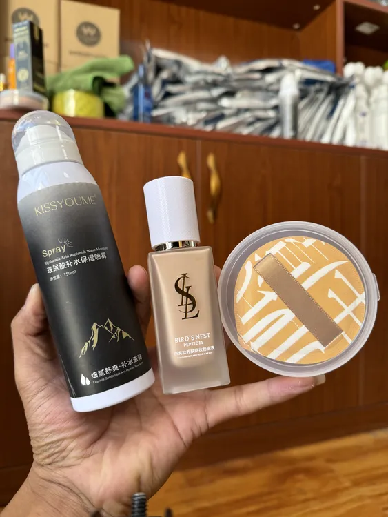 思露兰燕窝肽养肤持妆粉底液