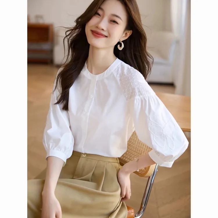 白色衬衫法式七分修2024夏季新款宽松别致气质衬衣镂空绣花上衣女