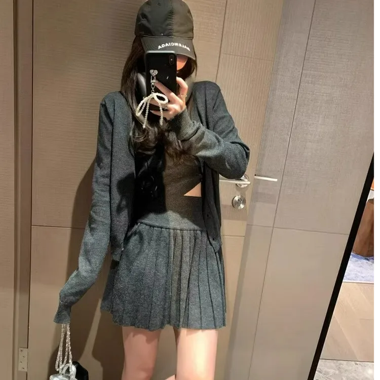 学院风针织套装女2024春季新款显瘦气质软糯时髦三件套减龄百搭