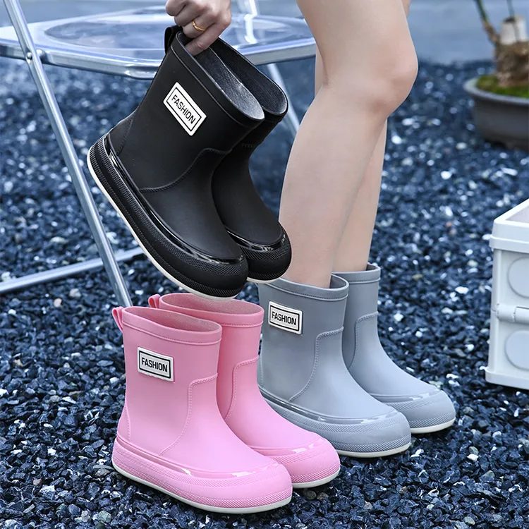 时尚雨鞋女士中筒外穿防滑软底潮流厚底加绒水靴子轻便耐磨防水鞋