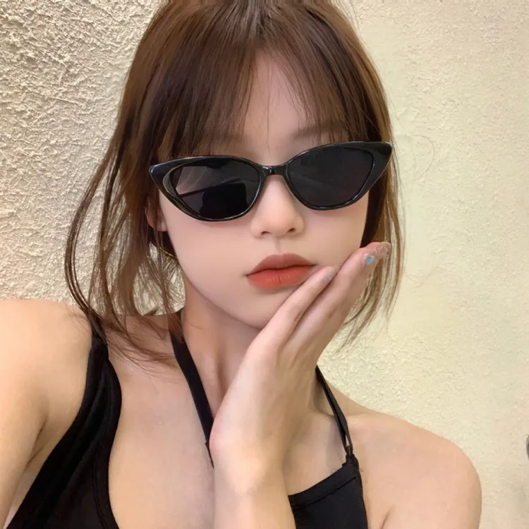 猫眼墨镜女显脸小高级感新款太阳镜网红复古潮遮阳眼镜黑色简约
