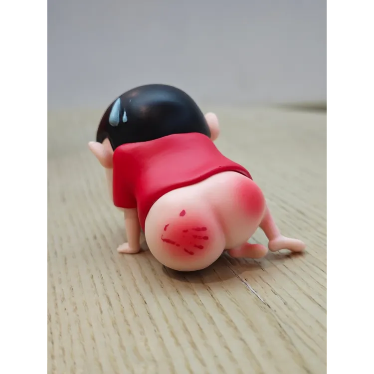 emo小新·5CM挨揍蜡笔小新摆件搞笑居家摆件桌面动漫潮玩女孩