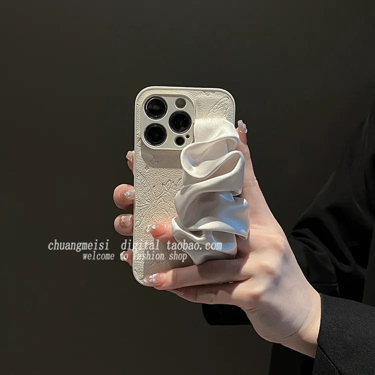 白色蝴蝶腕带适用于苹果15promax手机壳iphone14斜挎13/12/11