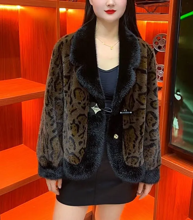 新款冬季豹纹女款轻奢百搭潮流时尚加厚翻领显瘦短款女士大衣WF