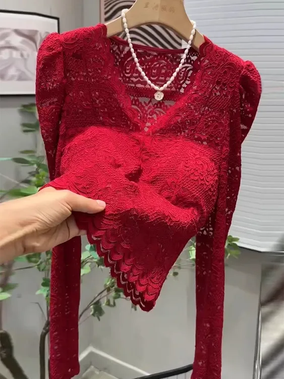 2025春季辣妹纯欲V领长袖蕾丝性感红色上衣纯色泡泡袖打底衫女新