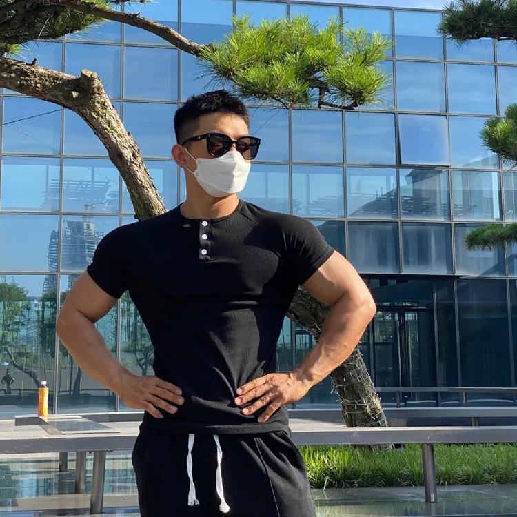 男士时尚亨利衫短袖健身运动POLO衫训练透气弹力半袖开领运动上衣