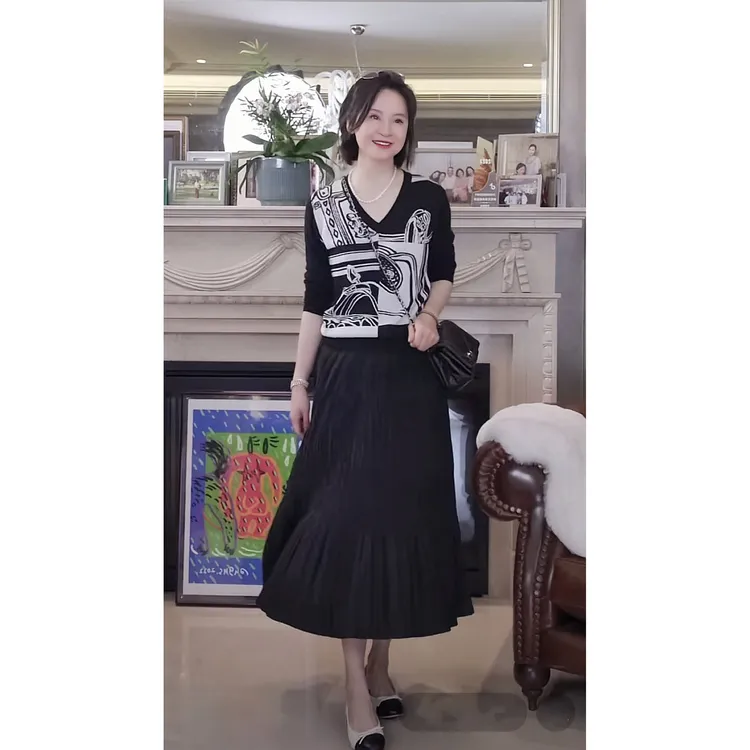 我是摩羯 毕加索的画长袖 桑蚕丝莱赛尔16针v领黑白提花针织衫