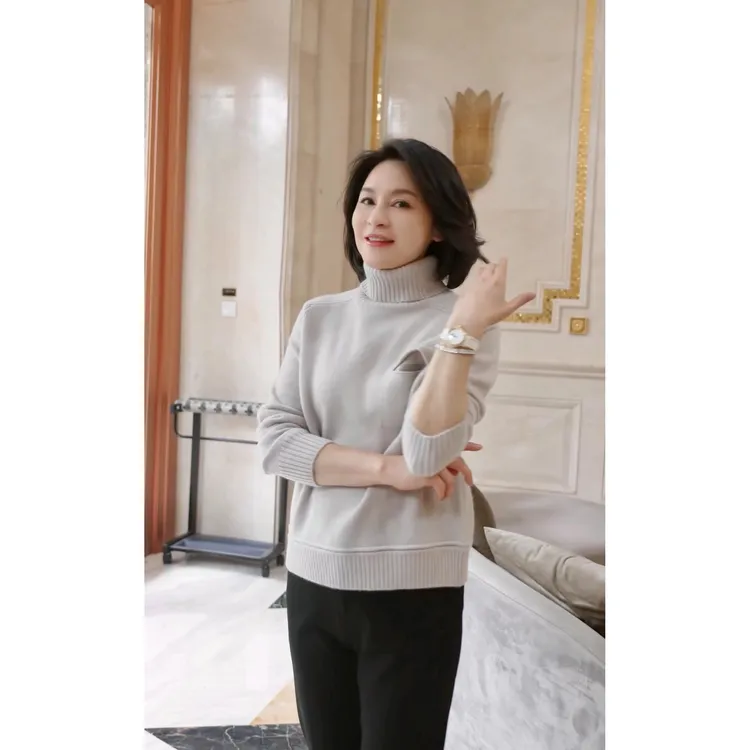 我是摩羯 秋日原野 康赛妮山羊绒高领口袋链条针织衫毛衫