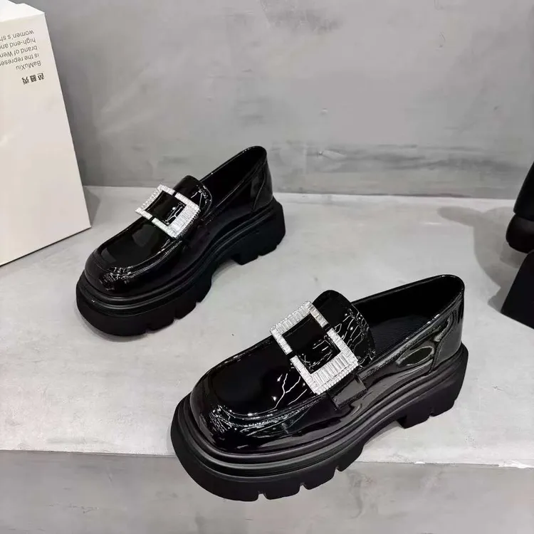 2024春季女款真皮粗跟厚底乐福鞋水钻方扣小皮鞋英伦风一脚蹬单鞋