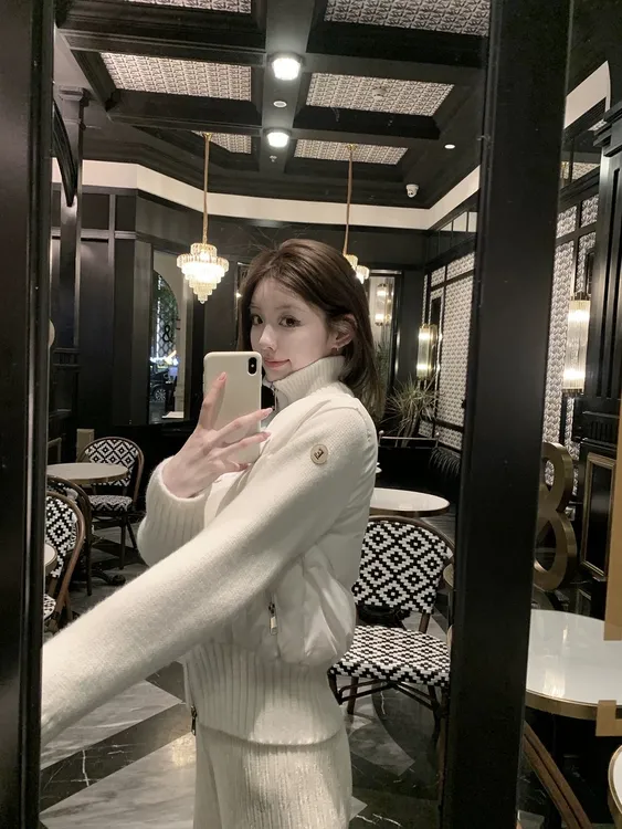 棉衣棉服女冬季2025新款韩系高级感小个子白色针织拼接保暖短外套