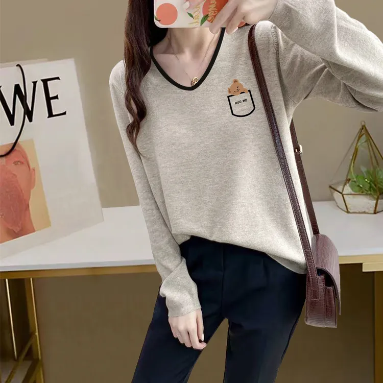 设计感撞色V领长袖t恤女2024春秋季新款米灰色打底衫棉质宽松上衣