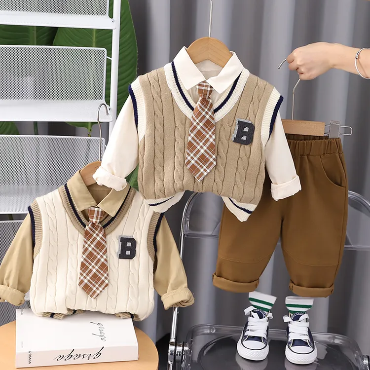 帅宝宝男童套装春秋季2025新款1一3岁5学院风帅气套装马甲三件套