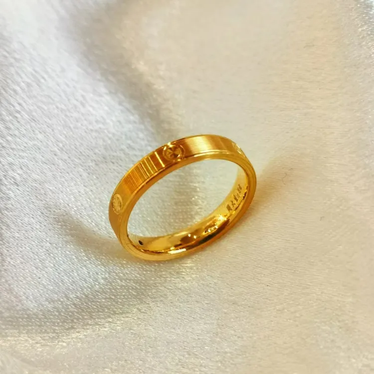 Chow Tai Seng/周大生足金中卡拉丝戒指送女友订婚戒指送礼物