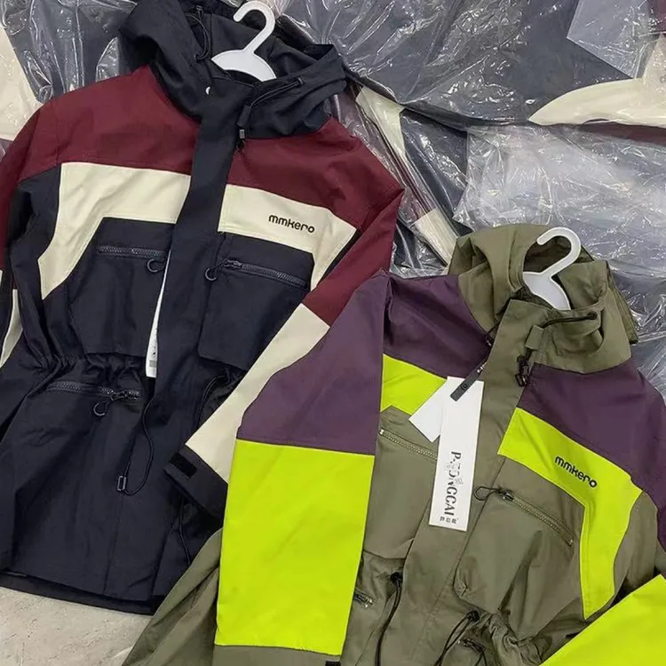 欧货拼色连帽收腰中长款冲锋衣外套