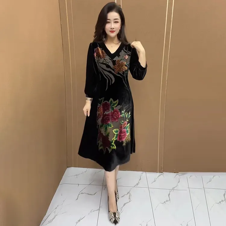 春秋冬三季连衣裙丝绒烧花高档中长裙宽松大码遮肚显瘦百搭A字裙