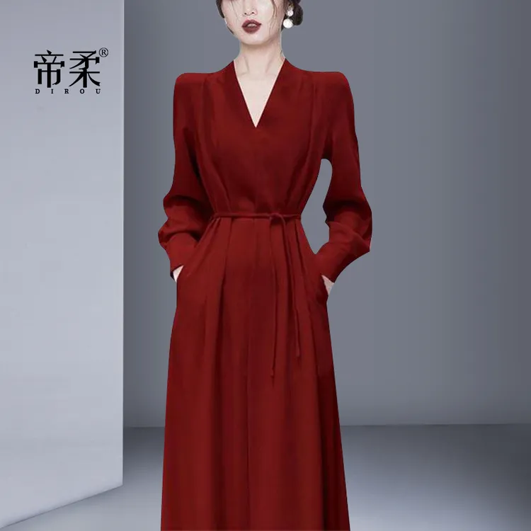 轻奢高级感礼服连衣裙2025秋季新款法式复古气质中长裙女红色长袖