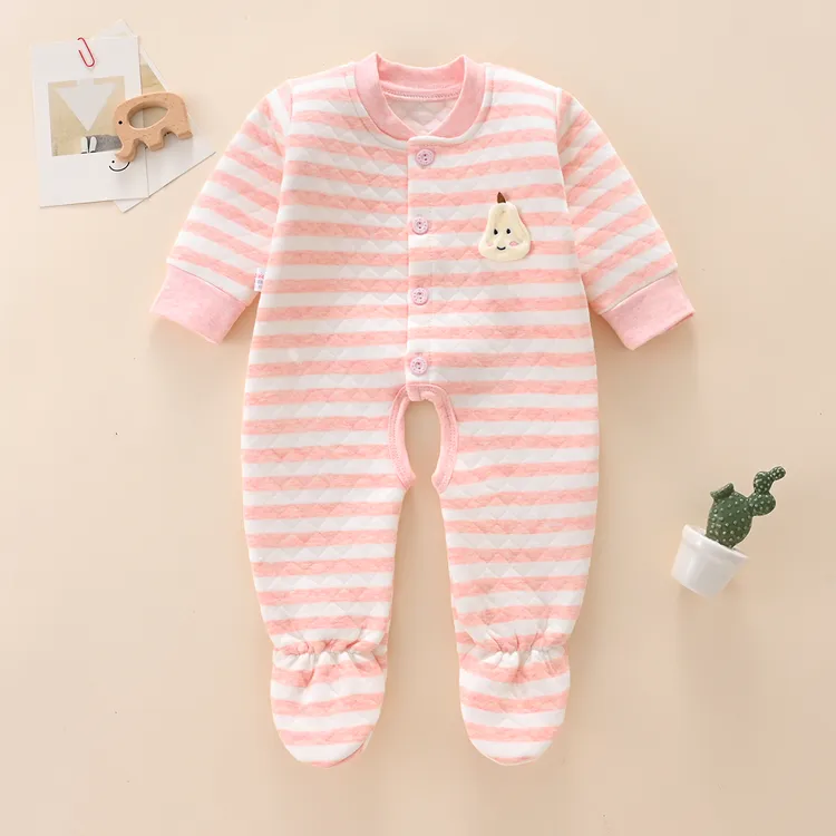0一3月秋冬季男女宝宝带脚秋装婴儿衣服春秋款包脚开档保暖连体衣