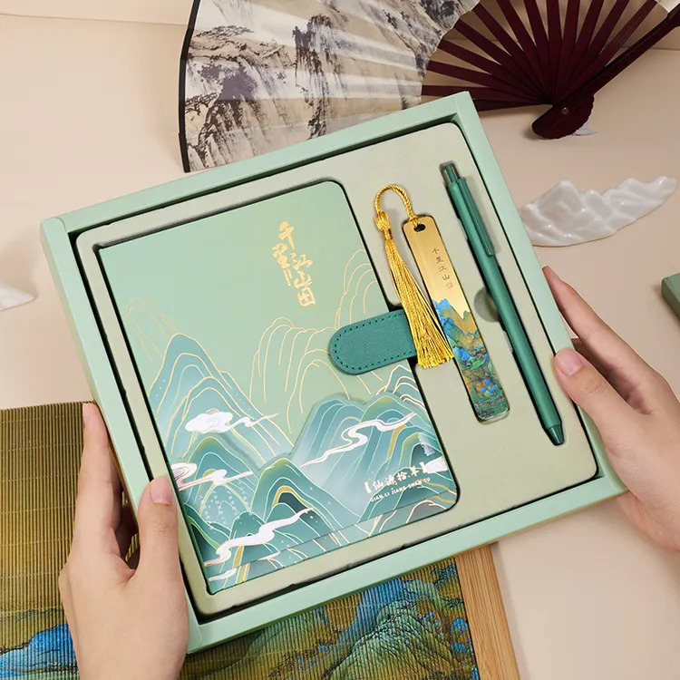 2025年新款笔记本礼盒套装精致烫金国风伴手礼品实用学习必备用品