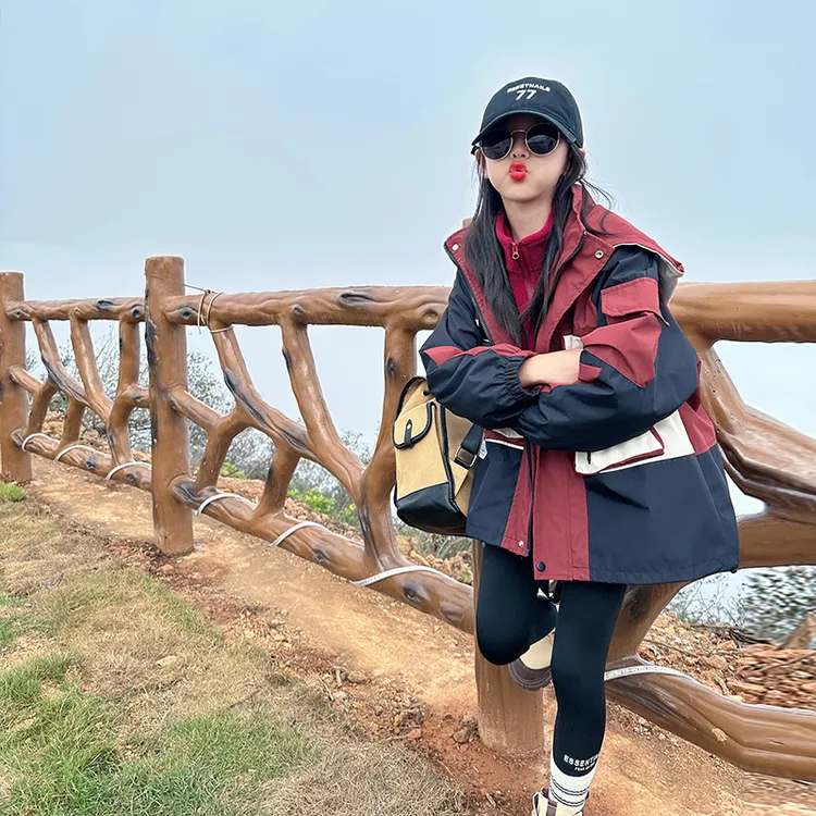 女童防风冲锋衣春秋季2025新款儿童户外登山服女孩洋气初秋外套