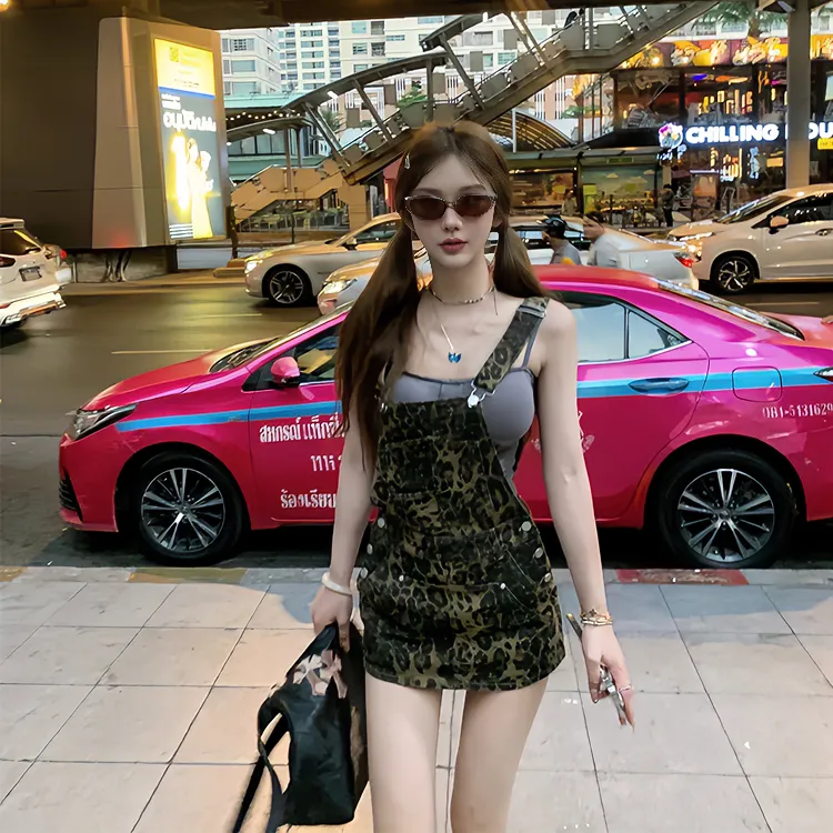 珑跃独特设计感纯欲辣妹女吊带背心新款宽松露背性感豹纹背带裙 